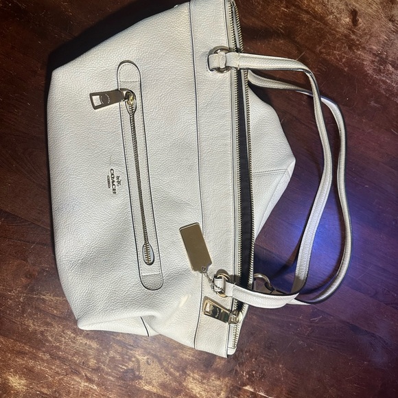 Coach Cream Leather Women's Bag - Picture 3 of 7